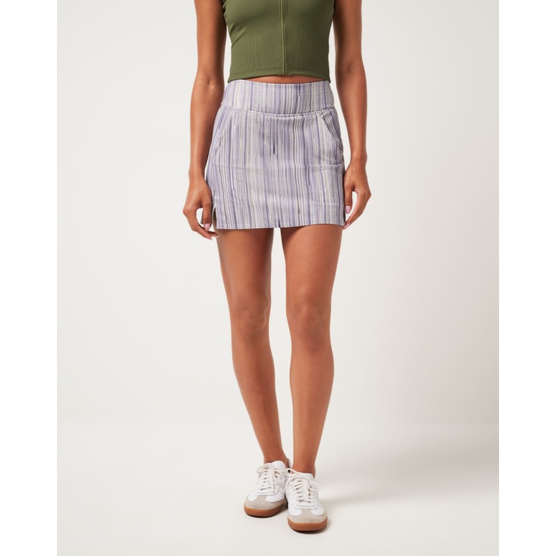 TravisMathew Women’s Game Set Match Moveknit Skort Indigo Multi XSmall