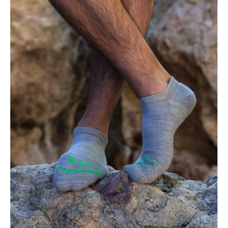 FITS Ultra Lightweight Runner No Show Sock