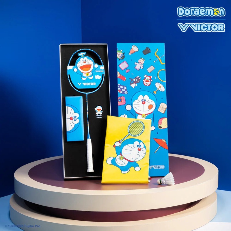 (CLEARANCE) VICTOR x Doraemon Badminton Racquet Gift Box (DX-DRM-GB) 4U/G5  Unstrung & Free Grip 4U (83g) / G5
